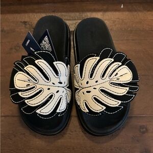 NEW IN BOX FARM RIO SLIDES